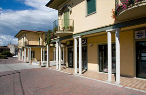 Gli appartamenti di Calvisano sono ospitati da un borgo costruito con uno stile raffinato ed elegante.
